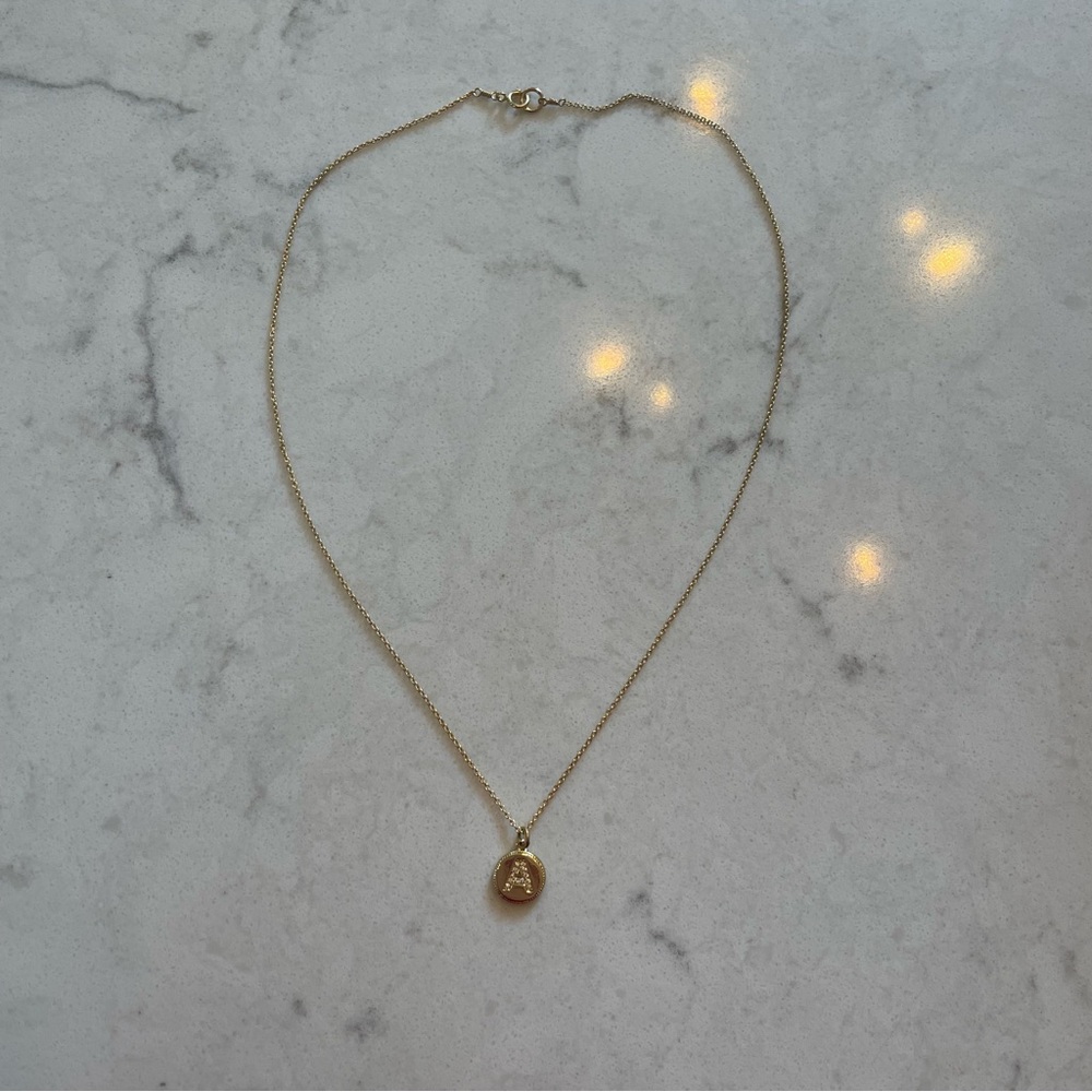 A Initial Disc Pendant Necklace - Gold with Pave Diamonds Letter A